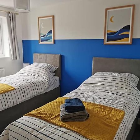 Modern Roomy 3 Bedroom Home Pershore Bagian luar foto