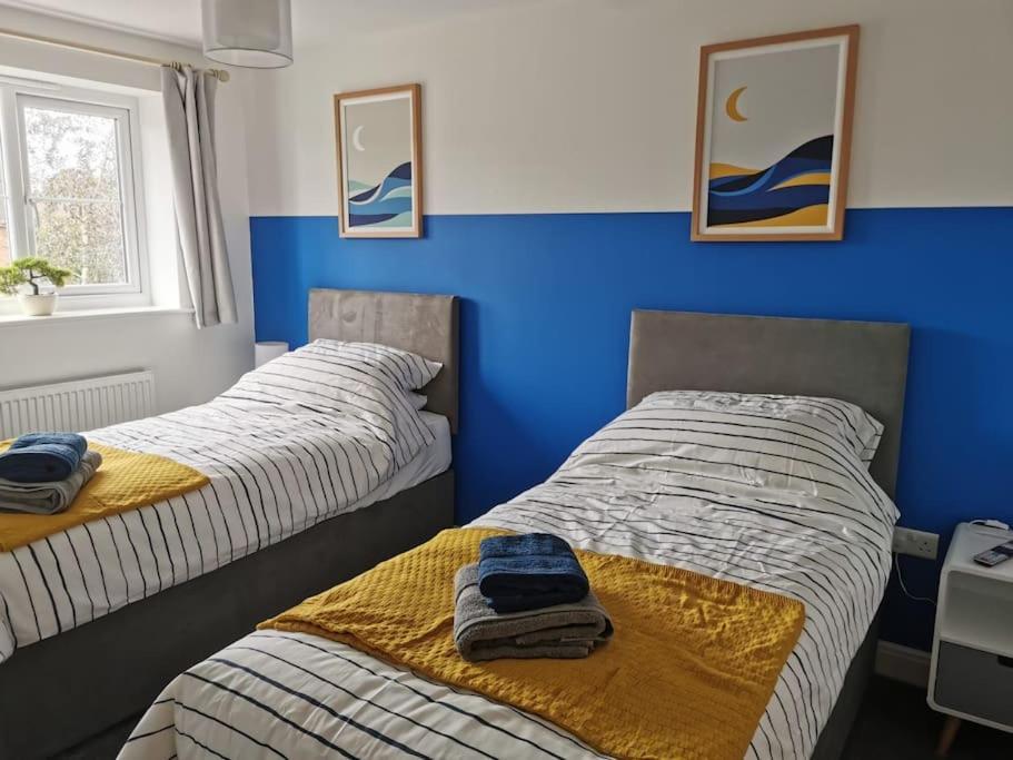 Modern Roomy 3 Bedroom Home Pershore Bagian luar foto