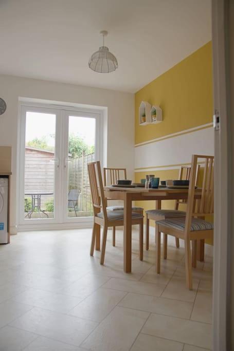 Modern Roomy 3 Bedroom Home Pershore Bagian luar foto